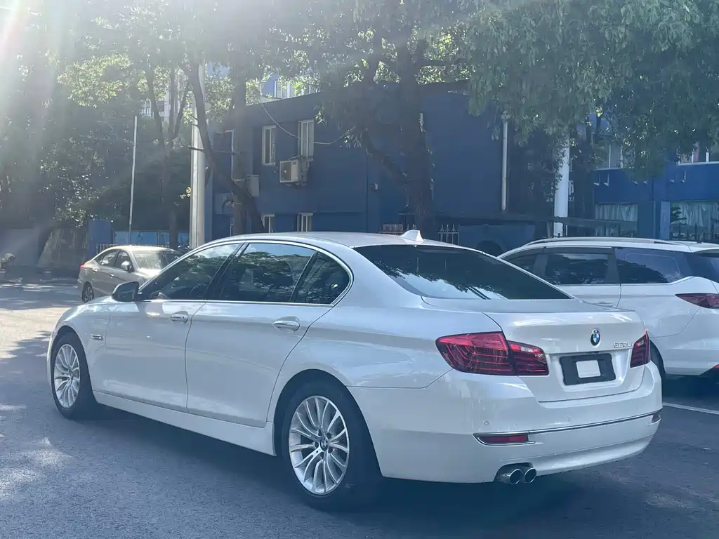 BMW 5 Series 2017 — фото 4