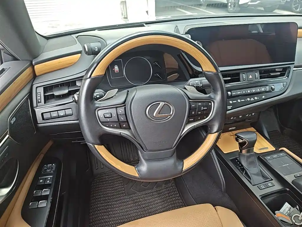 Lexus ES 2022 — фото 15