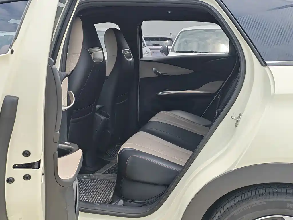 BYD Dolphin 2023 — фото 10