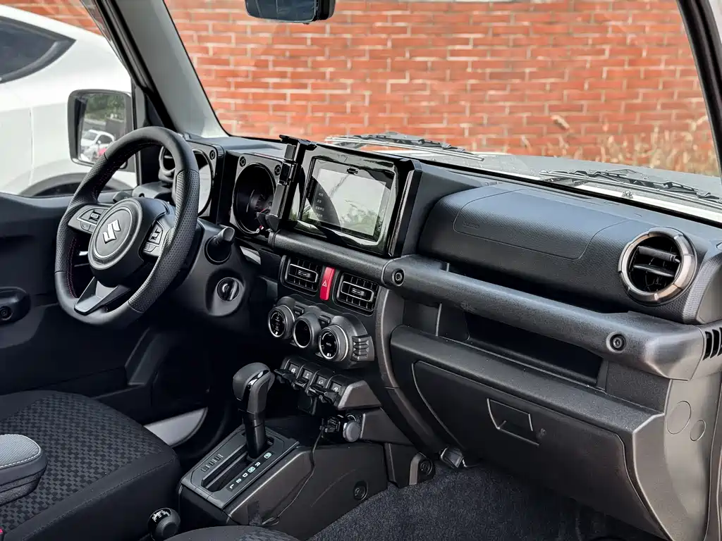Suzuki Jimny 2026 — фото 12