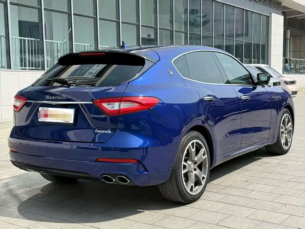 Maserati Levante 2016 — фото 9
