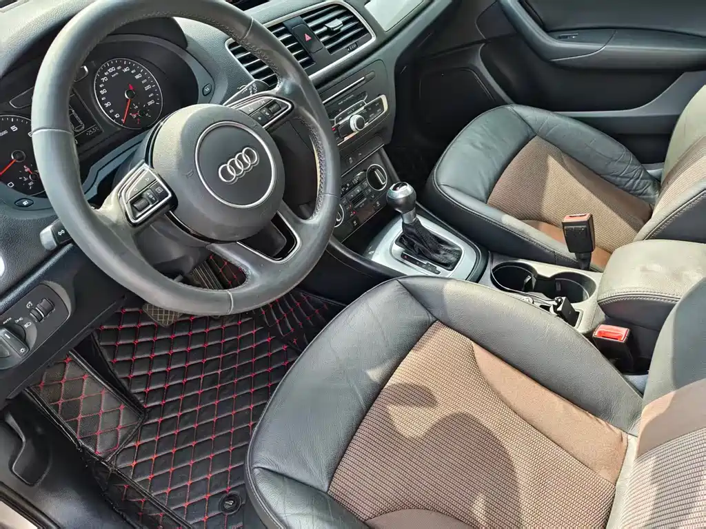 Audi Q3 2018 — фото 10