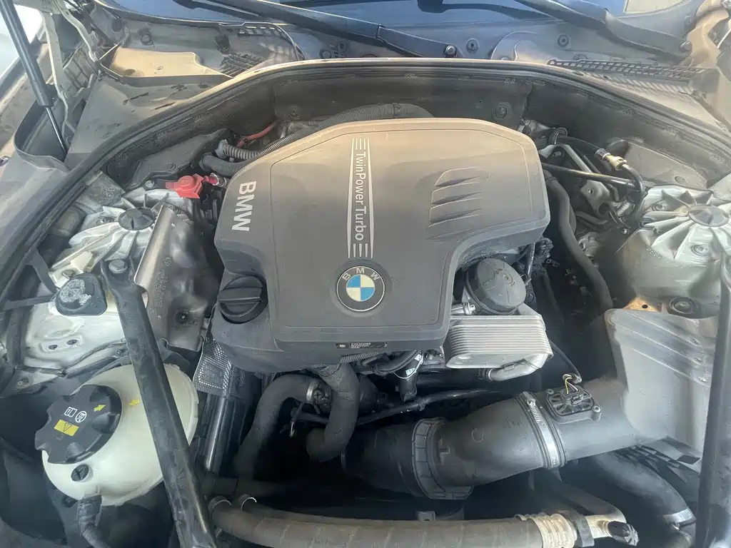 BMW 5 Series 2017 — фото 16