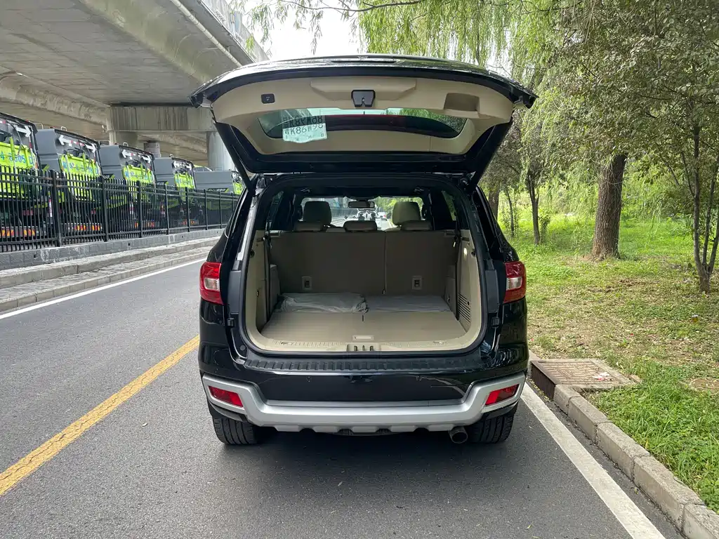Ford Everest 2016 — фото 11