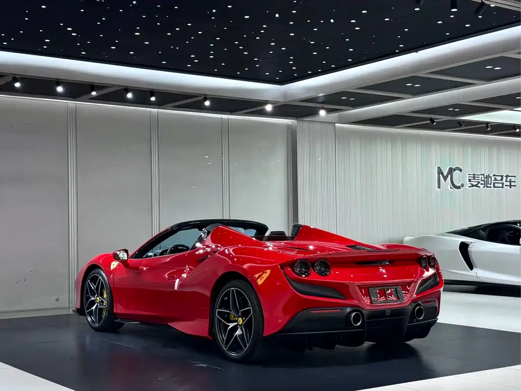 Ferrari F8 2022 — фото 9