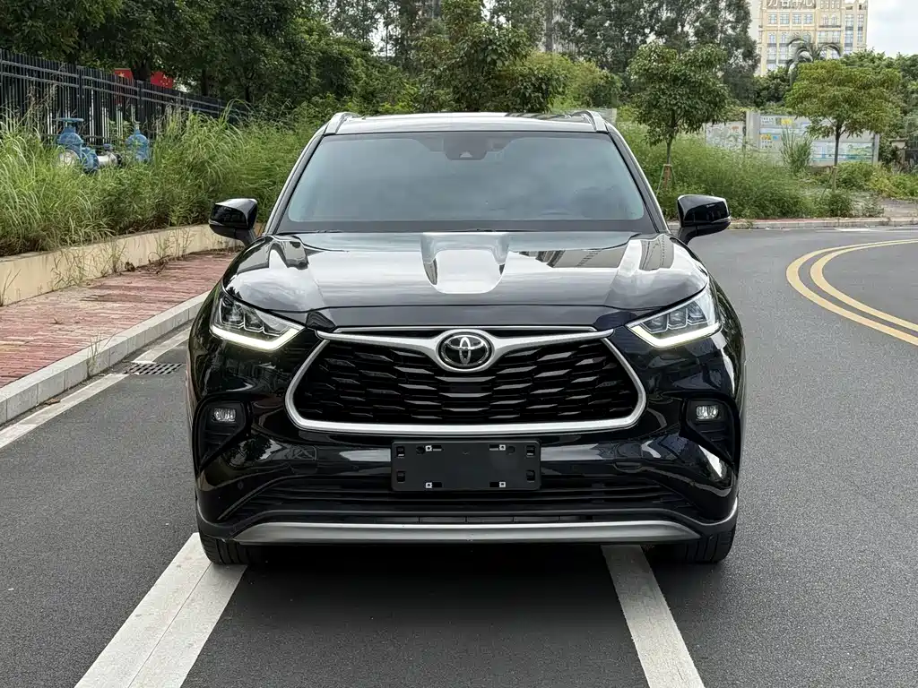 Toyota Highlander 2025 — фото 2