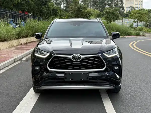 Toyota Highlander 2025