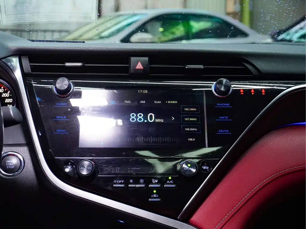 Toyota Camry 2020 — фото 14