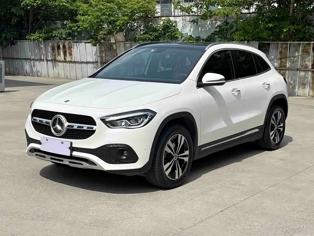 Mercedes-Benz GLA 2021 — фото 1