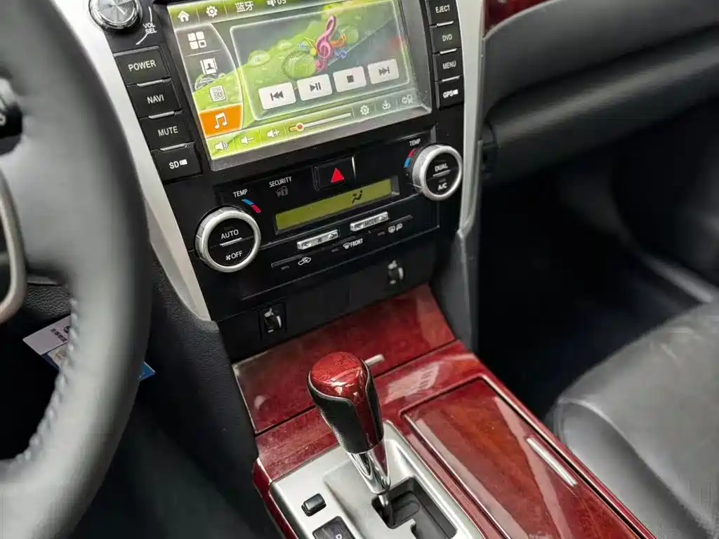 Toyota Camry 2013 — фото 9