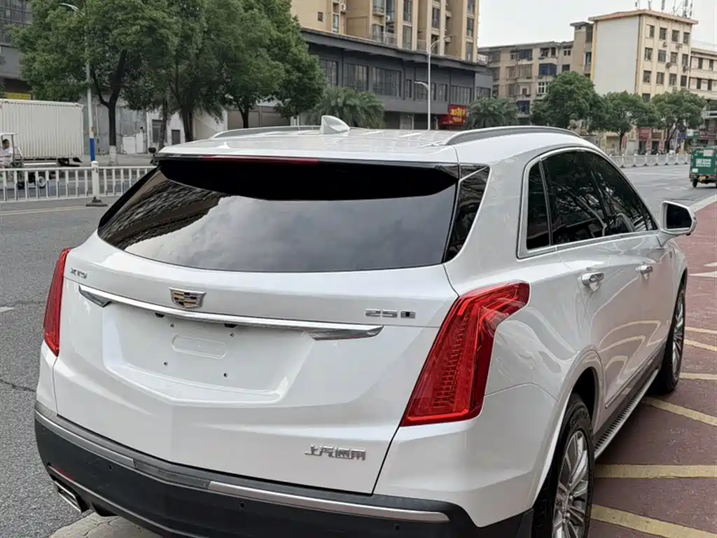 Cadillac XT5 2019 — фото 7
