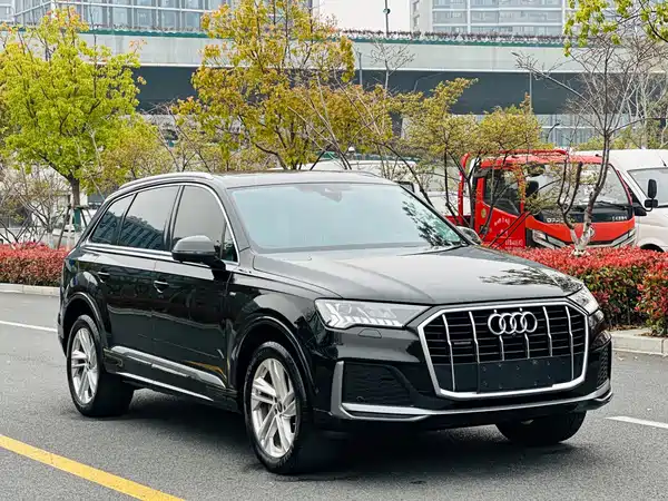 Audi Q7 2024