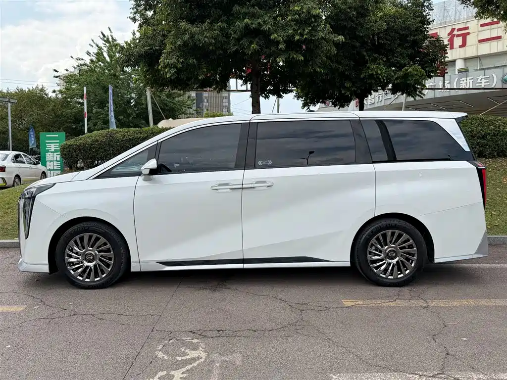 GAC Motor Trumpchi M8 2023 — фото 3