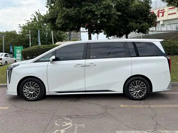 GAC Trumpchi M8 2023