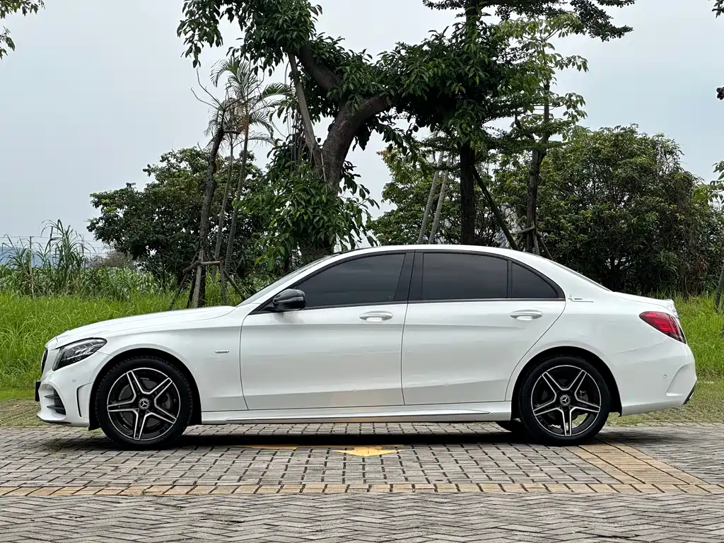 Mercedes-Benz C-Class 2020 — фото 14