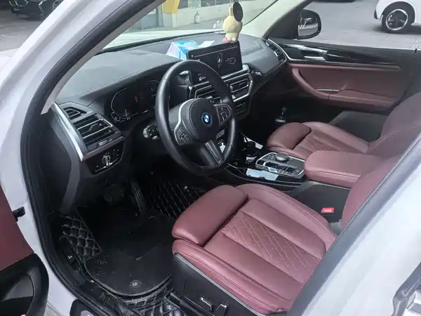 BMW iX3 2024