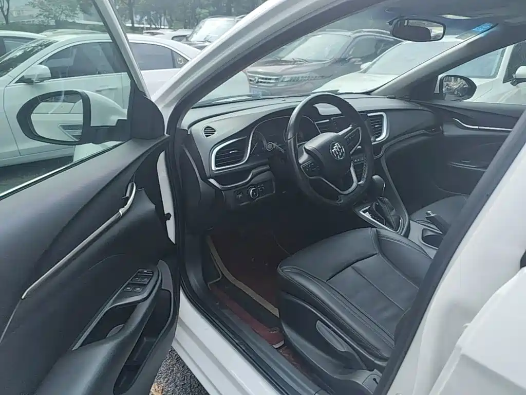 Buick Excelle GT 2018 — фото 16