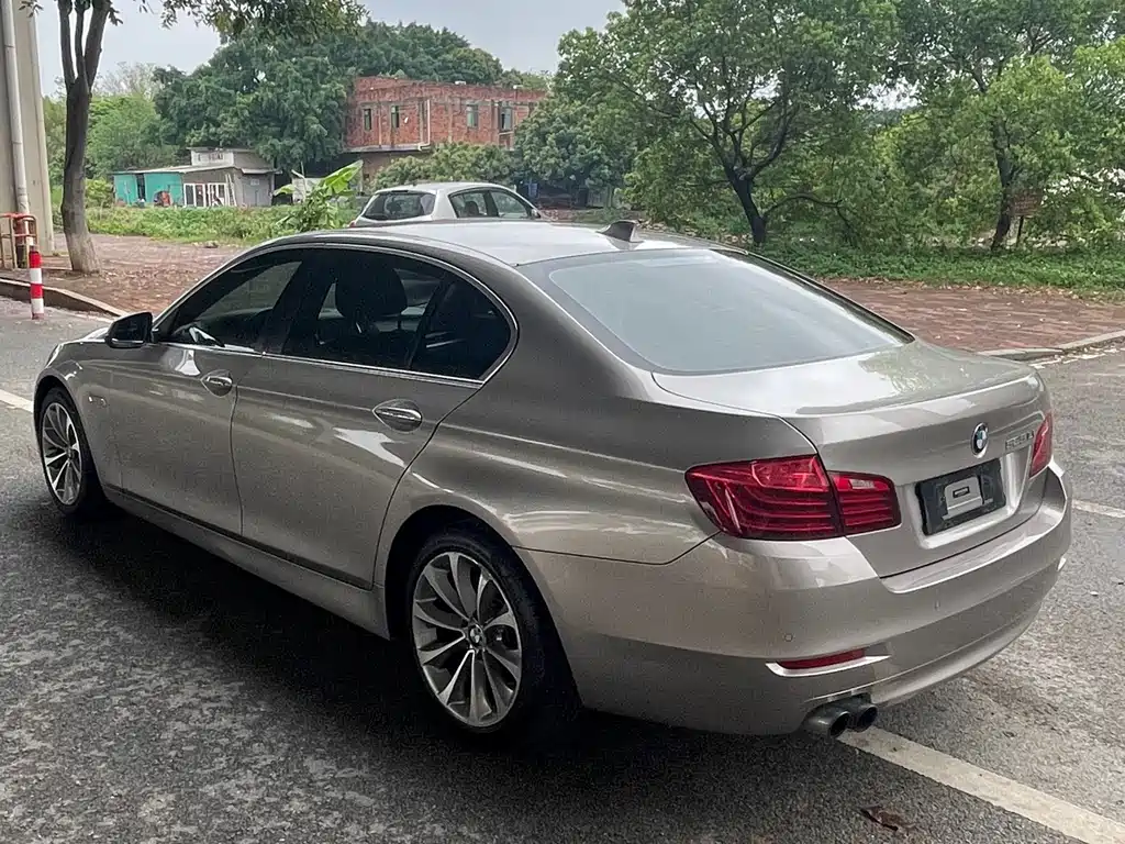 BMW 5 Series 2016 — фото 9