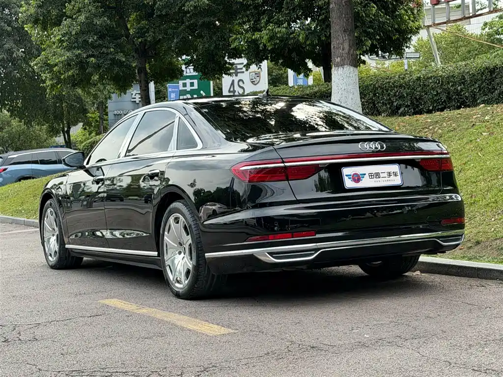Audi A8 2021 — фото 4