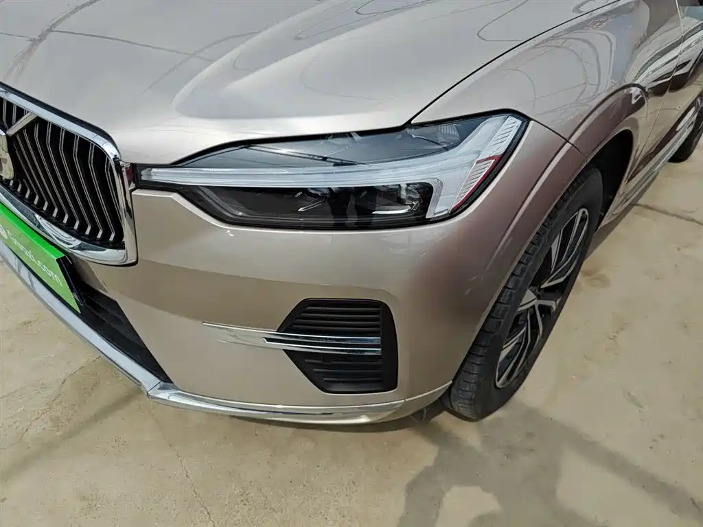 Volvo XC60 2023 — фото 17