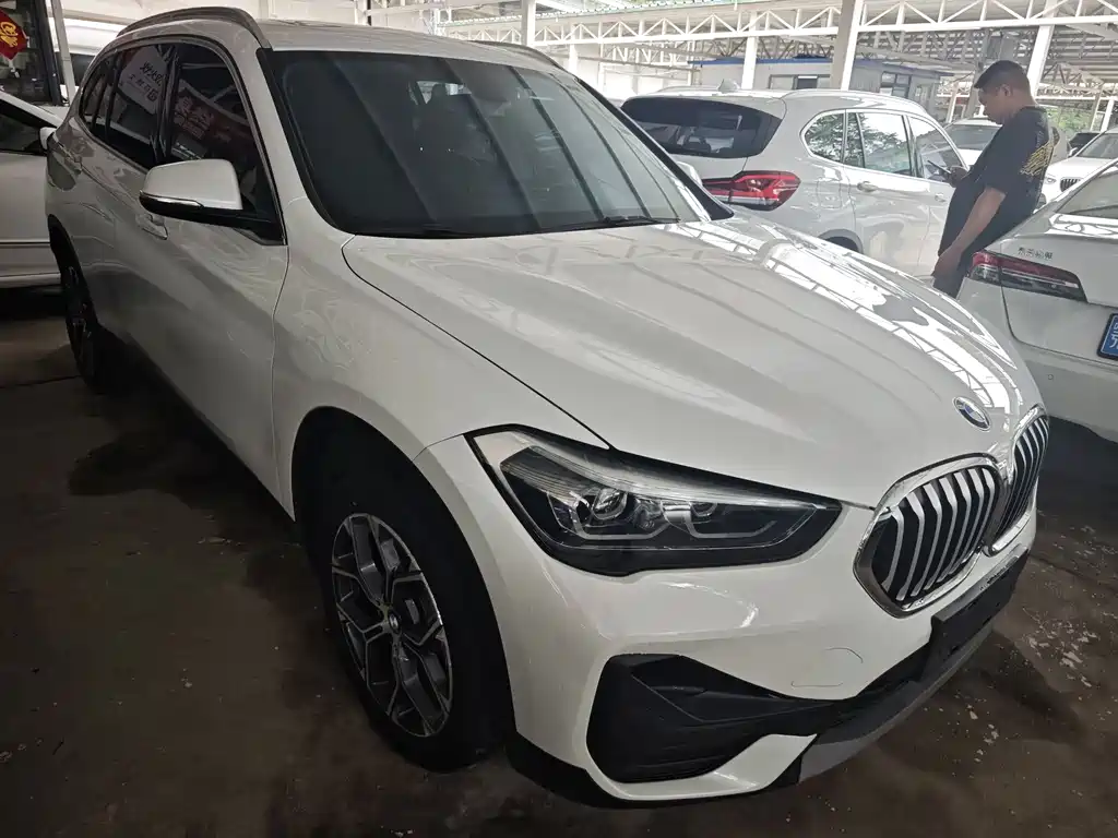 BMW X1 2021 — фото 3