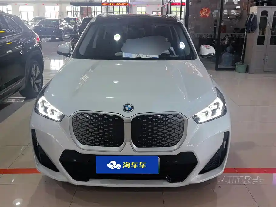 BMW iX1 2025