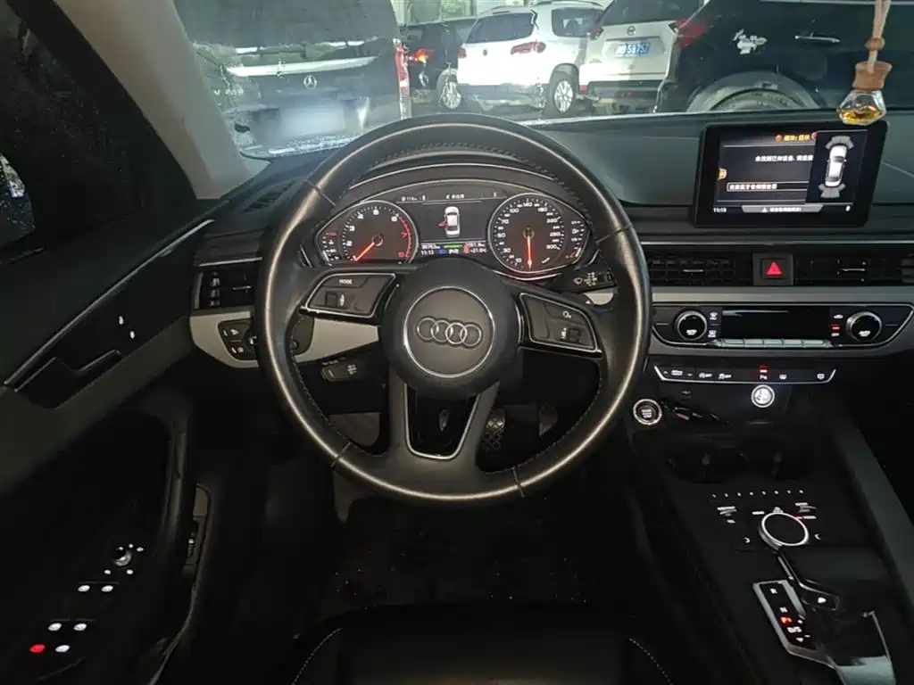 Audi A4L 2018 — фото 11