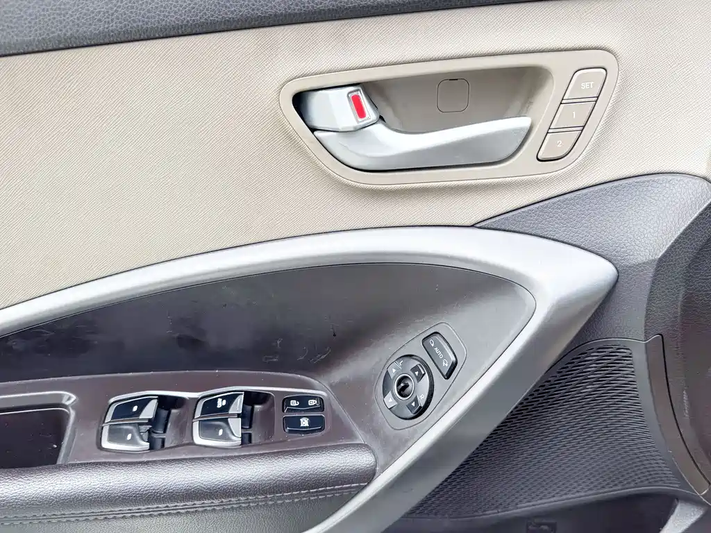 Hyundai Santa Fe 2014 — фото 17