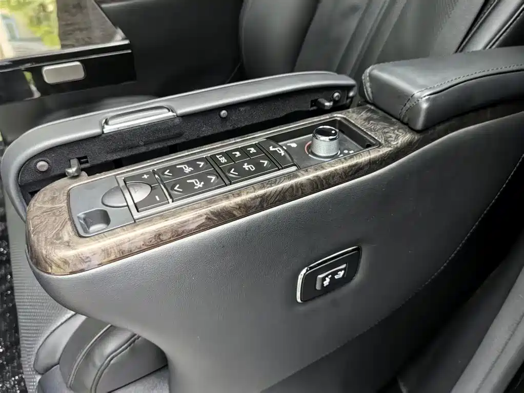 Toyota Vellfire 2020 — фото 22