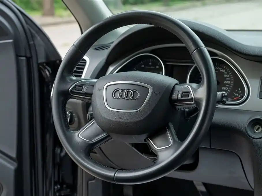 Audi Q7 2015 — фото 22