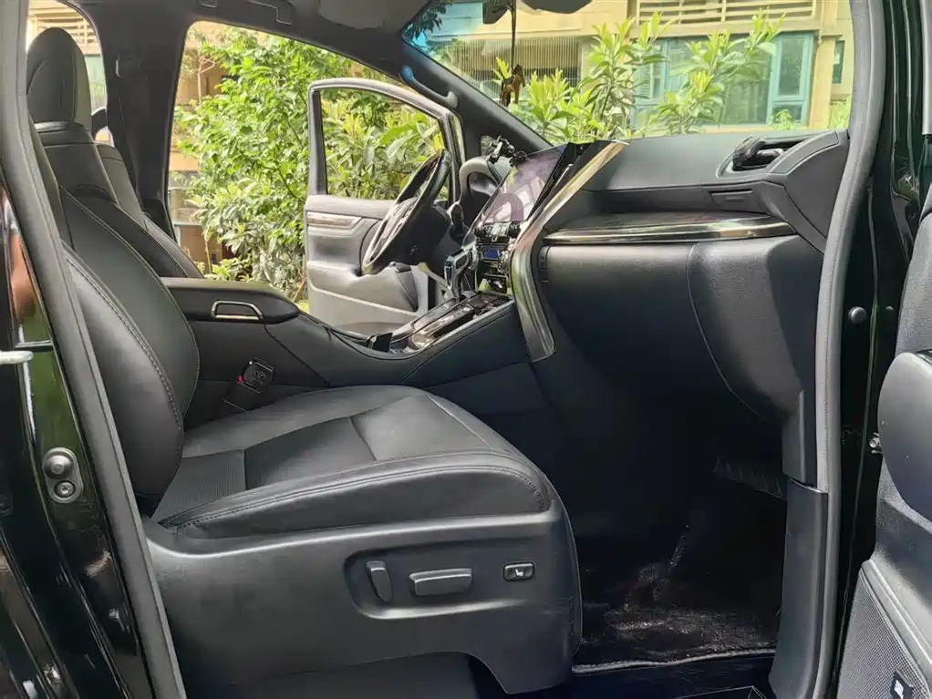 Toyota Vellfire 2020 — фото 14