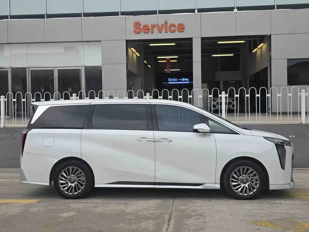 GAC Motor Trumpchi M8 2023 — фото 5