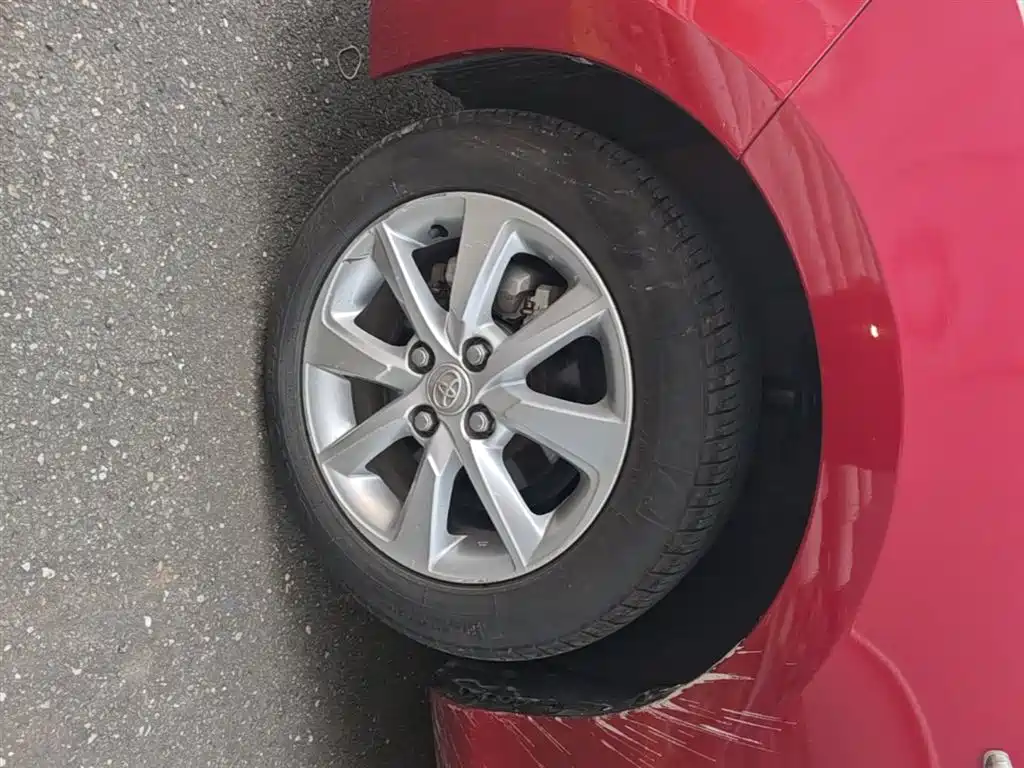 Toyota Yaris L 2015 — фото 25