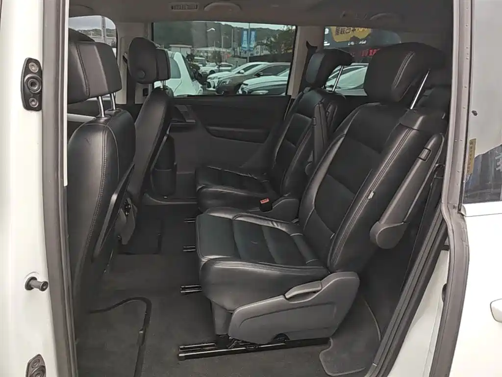 Volkswagen Sharan 2017 — фото 17