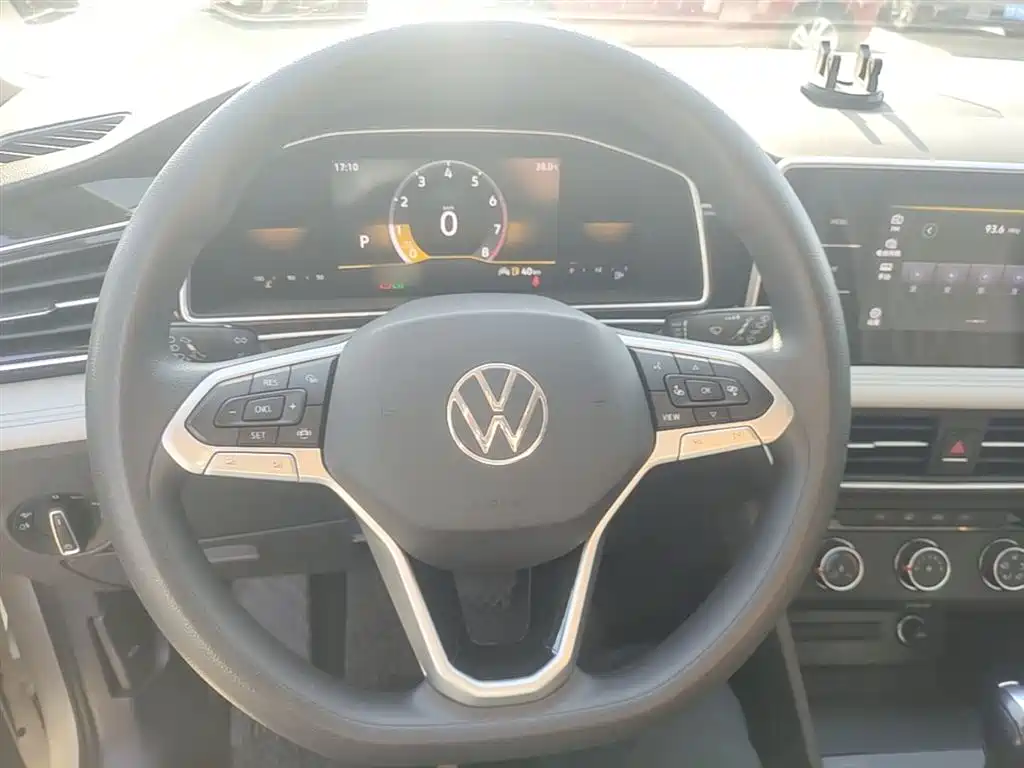 Volkswagen Tiguan L 2022 — фото 11
