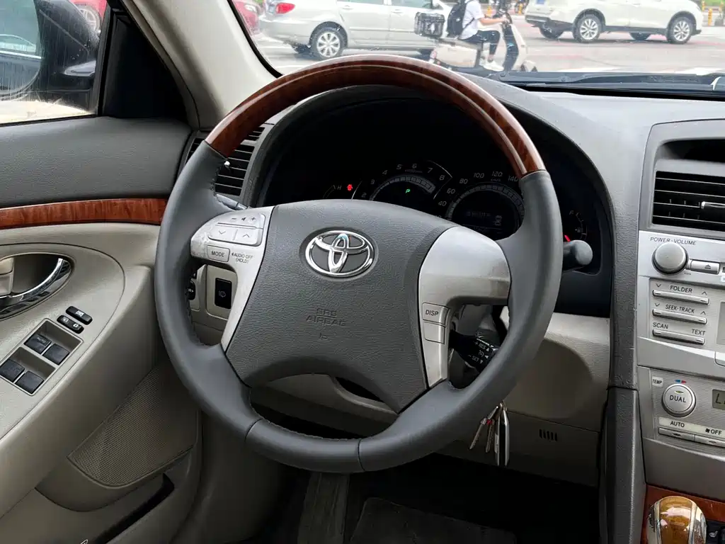 Toyota Camry 2008 — фото 11