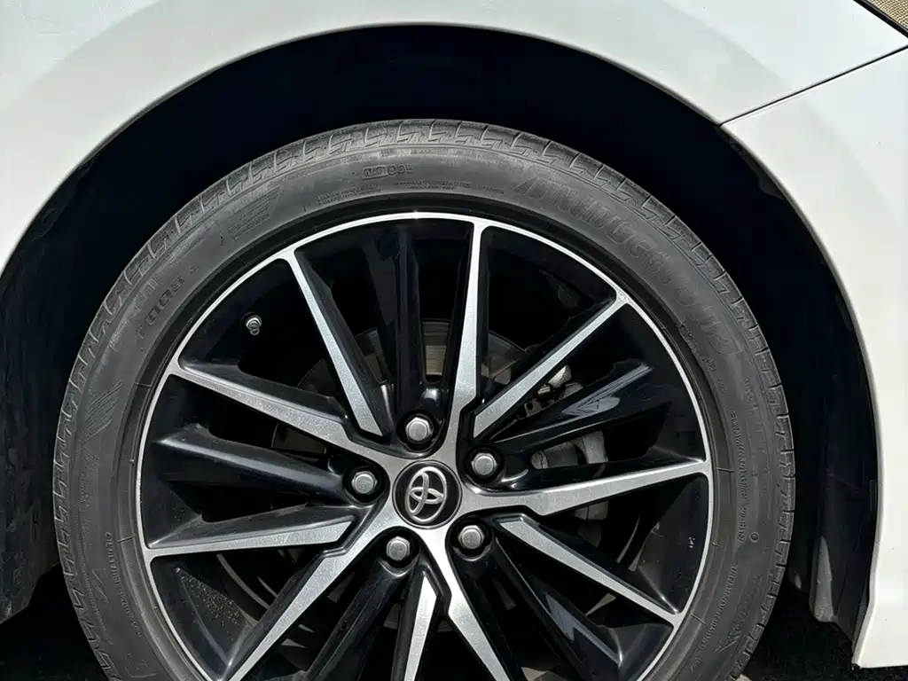 Toyota Camry 2021 — фото 12