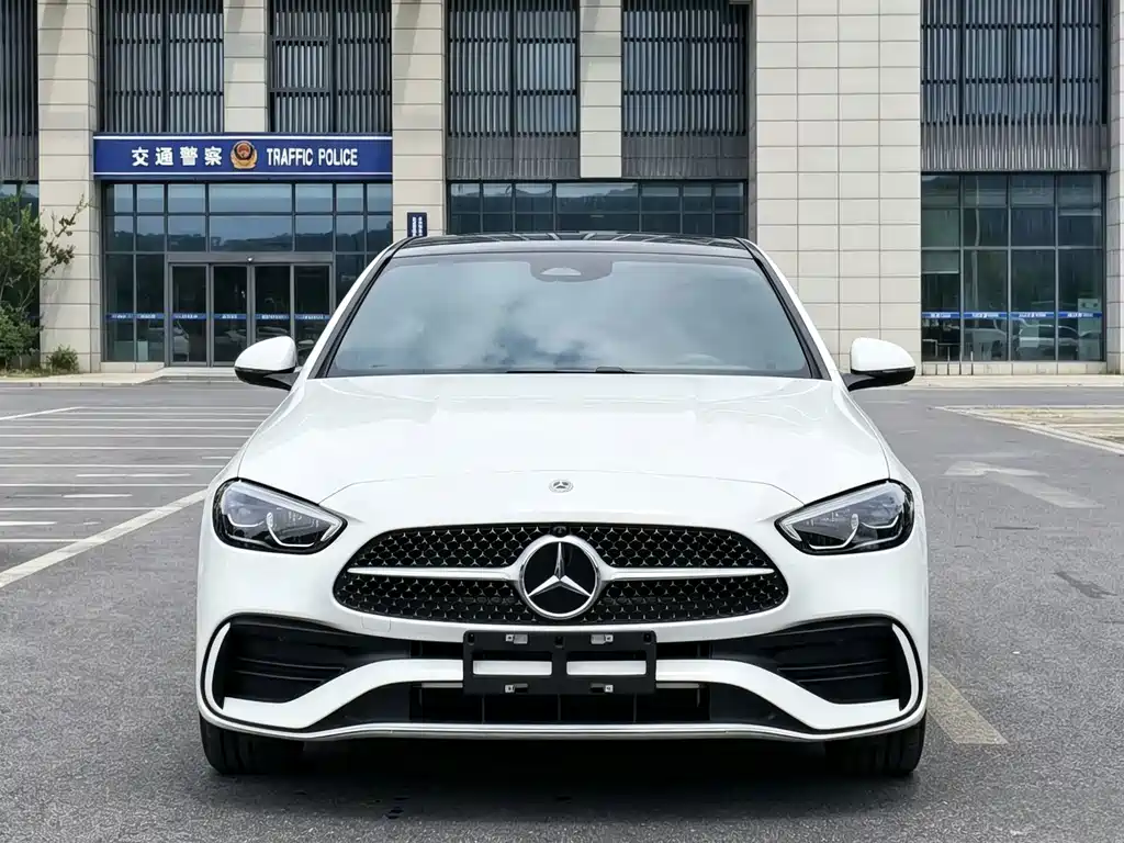 Mercedes-Benz C-Class 2026 — фото 2