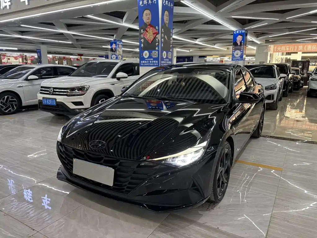 Hyundai Elantra 2022