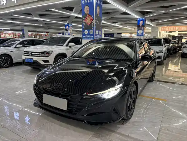 Hyundai Elantra 2022