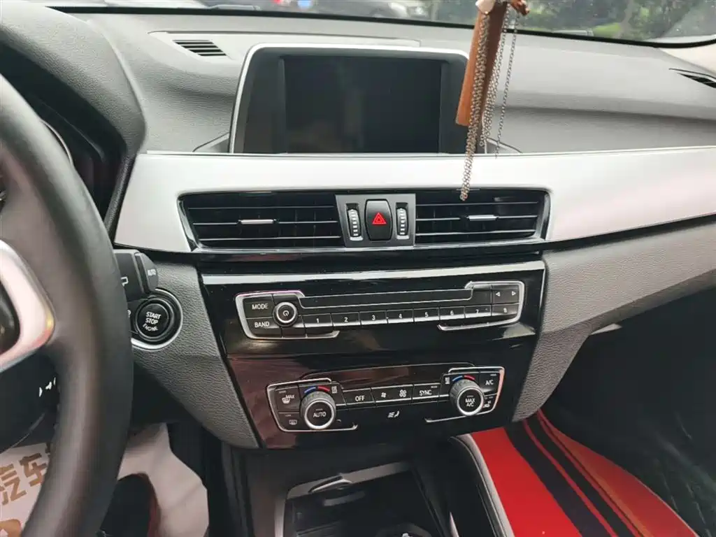 BMW X1 2017 — фото 13