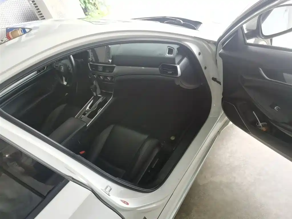 Honda Accord 2018 — фото 11