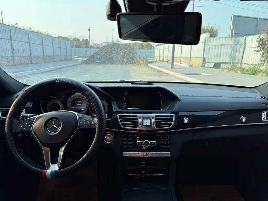 Mercedes-Benz E-Class 2014 — фото 17