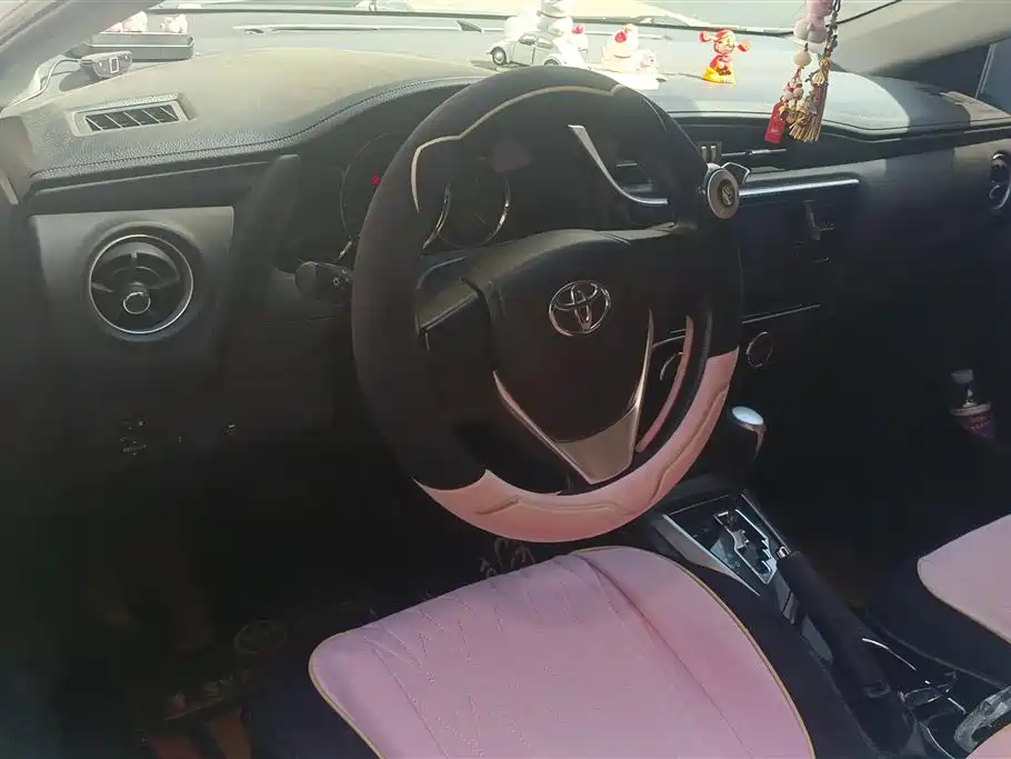 Toyota Corolla 2018 — фото 12