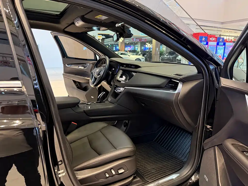 Cadillac XT5 2021 — фото 11