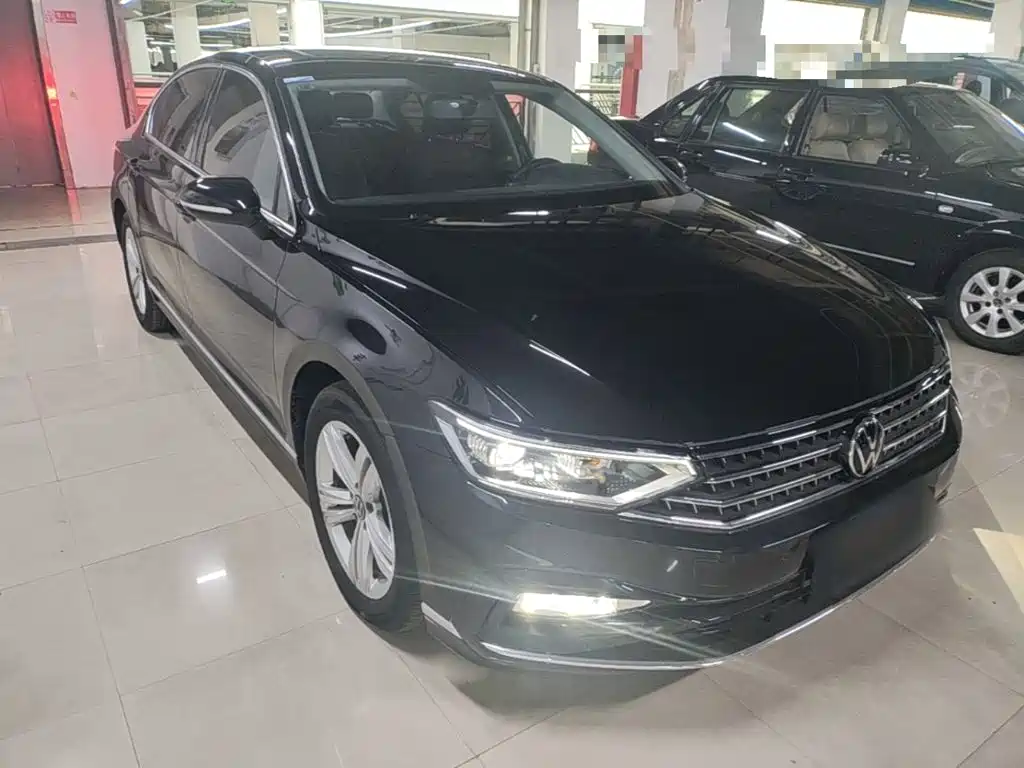 Volkswagen Magotan 2025