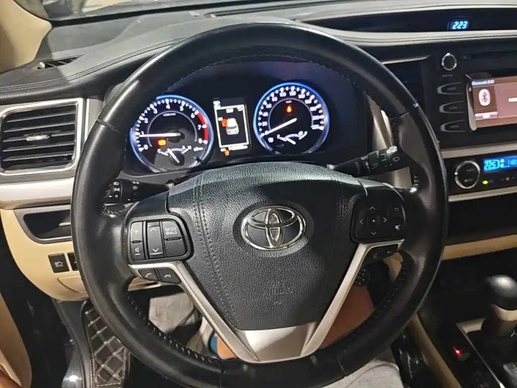 Toyota Highlander 2018 — фото 11
