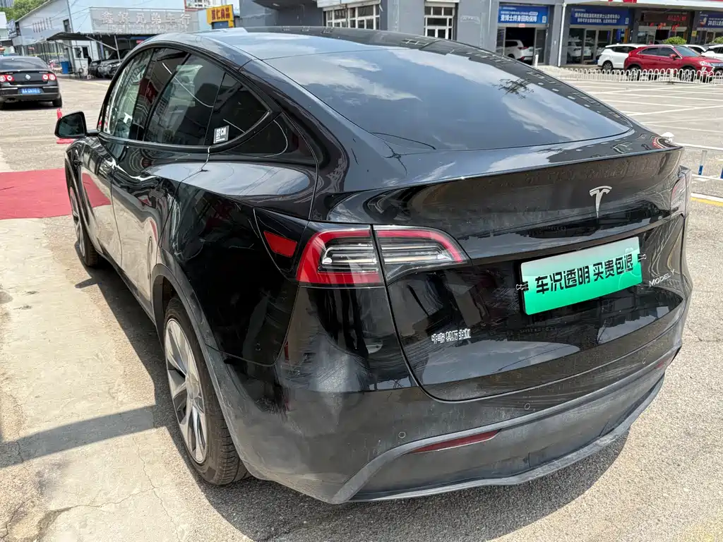 Tesla Model Y 2023 — фото 10
