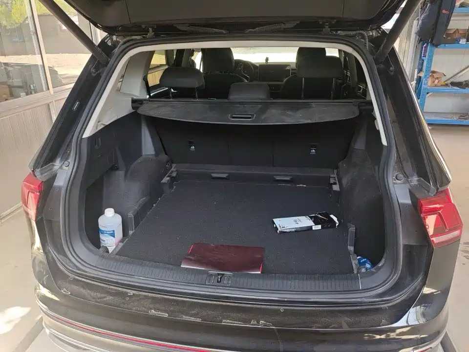 Volkswagen Tiguan L 2023 — фото 10