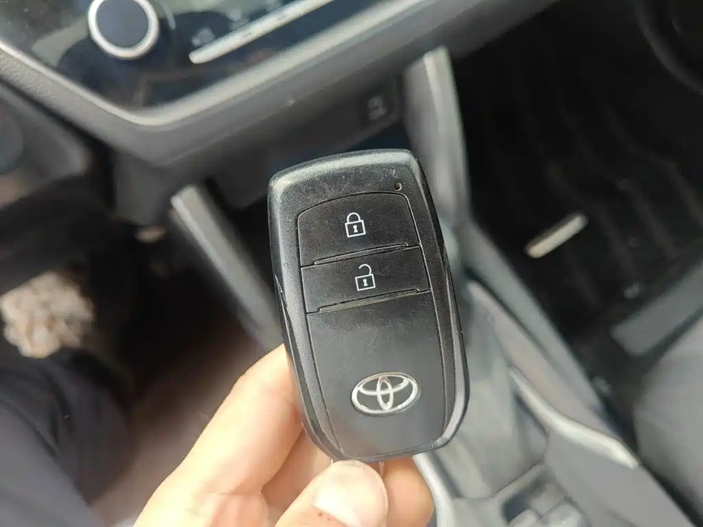 Toyota Corolla Cross 2023 — фото 12
